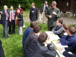 Học nghề ngay khi tốt nghiệp cấp 2 là sớm hay muộn