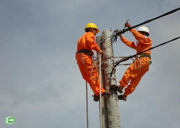 Nỗi nhọc nhằn của nghề sửa chữa điện công nghiệp Nỗi nhọc nhằn của nghề sửa chữa điện công nghiệp